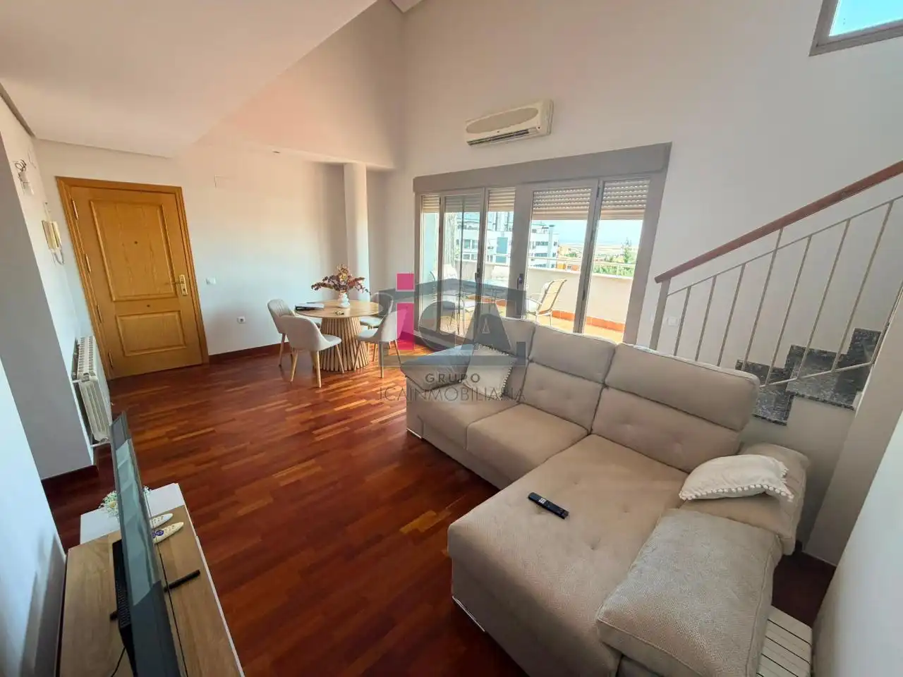 Sala d'estar de Àtic en venda en Cáceres amb Aire condicionat, Calefacció i Terrassa