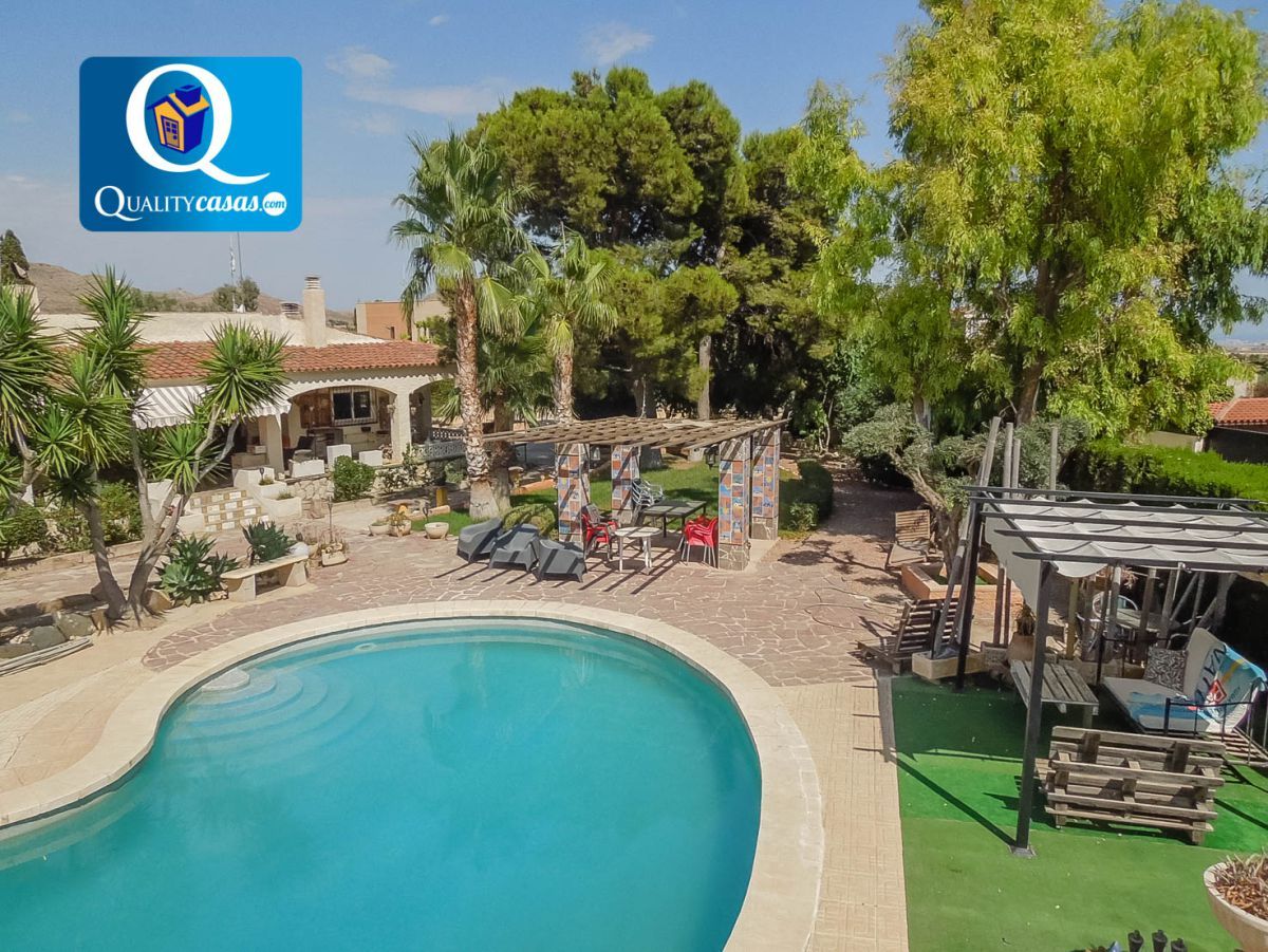 Piscina de Casa o xalet en venda en Alicante / Alacant amb Aire condicionat, Calefacció i Terrassa