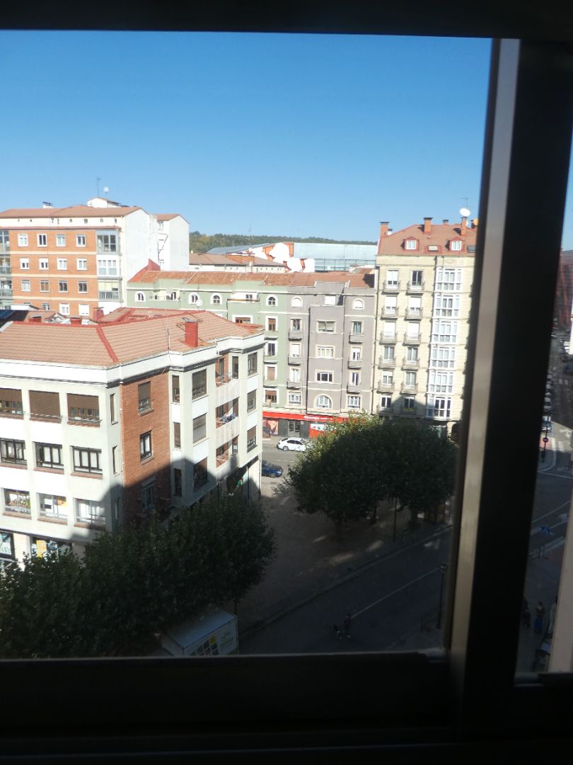 Vista exterior de Pis en venda en Burgos Capital amb Calefacció, Terrassa i Moblat