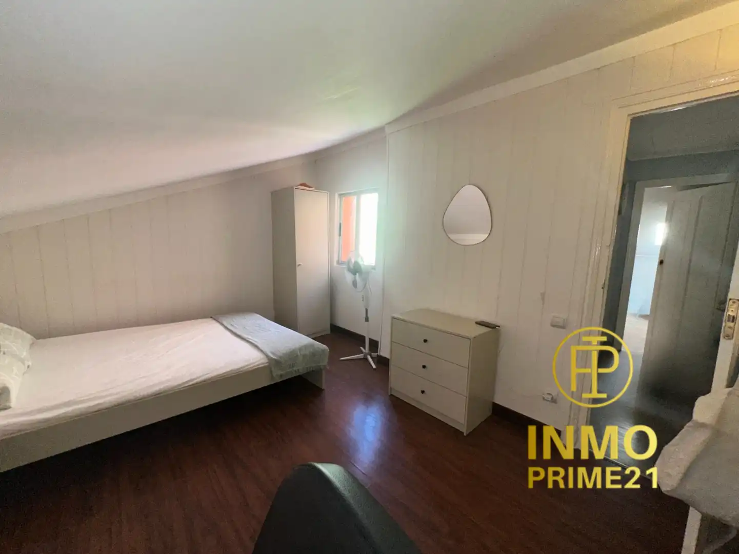 Schlafzimmer von Dachboden zur Miete in Santander