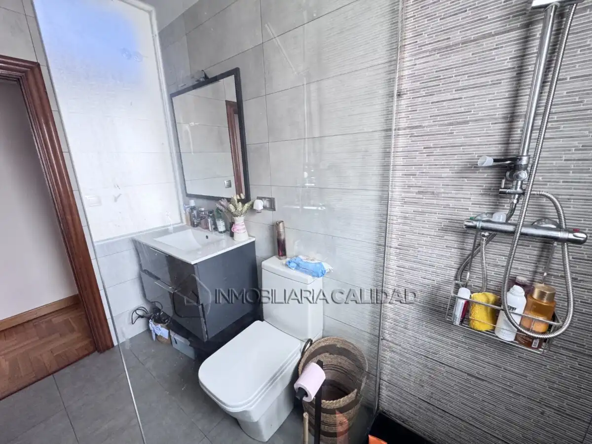 Baño de Piso en venta en Burgos con Calefacción