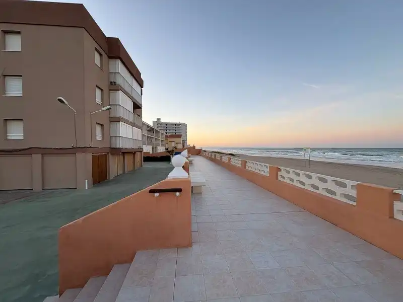 Vista exterior de Apartament en venda en Valencia amb Moblat, Forn i Rentadora