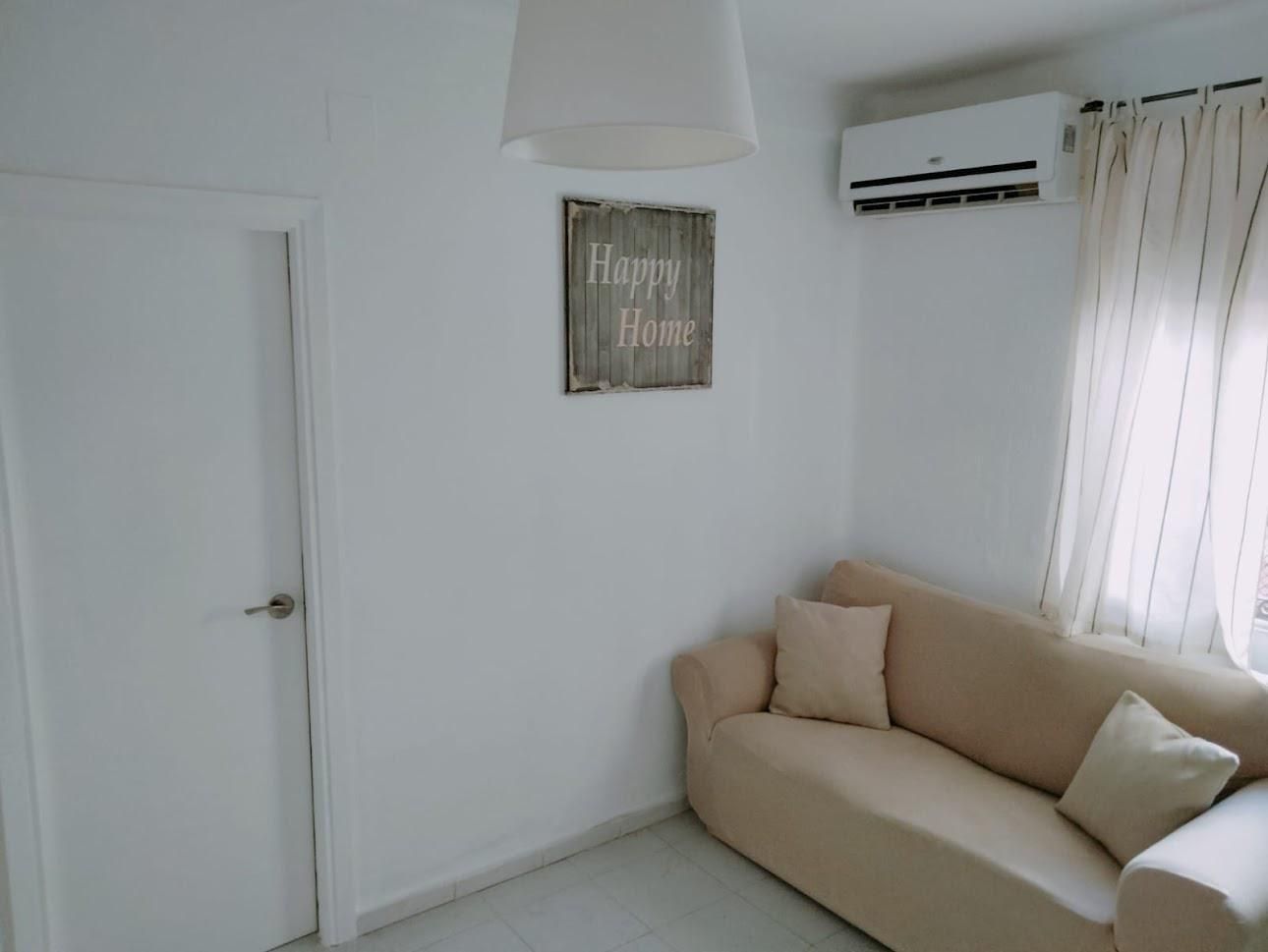 Sala d'estar de Planta baixa en venda en  Sevilla Capital amb Aire condicionat