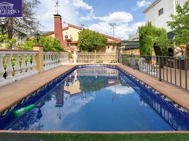 Villa avec balcon à vendre à Calle MIMBRES
