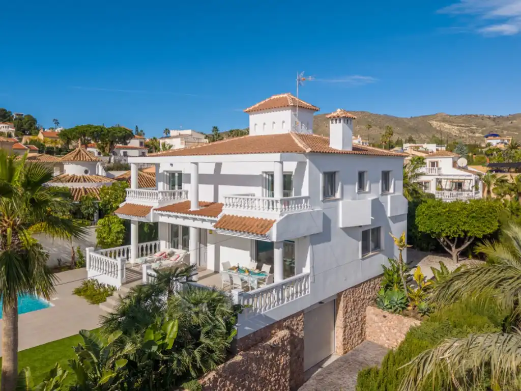 Exterior view of Houses for sale in El Campello  with Air Conditioner, Private garden and Swimming Pool