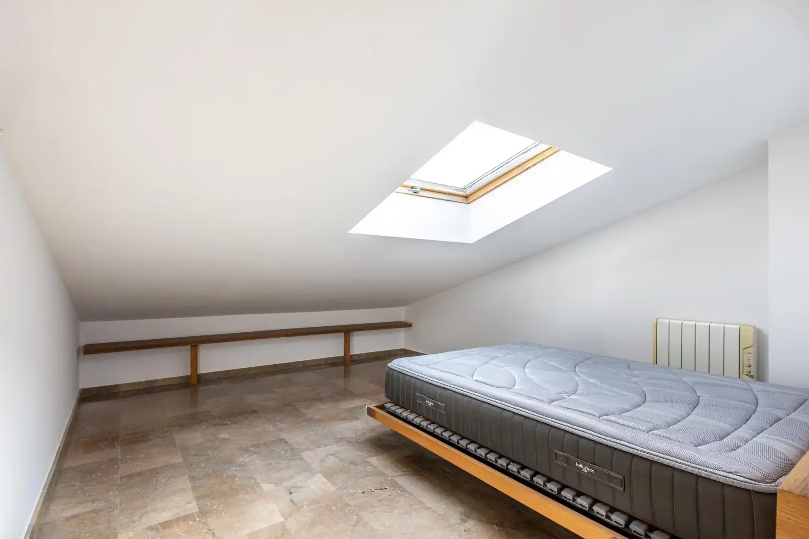 Habitación de Ático en venta en Sabadell con Aire acondicionado, Calefacción y Alarma