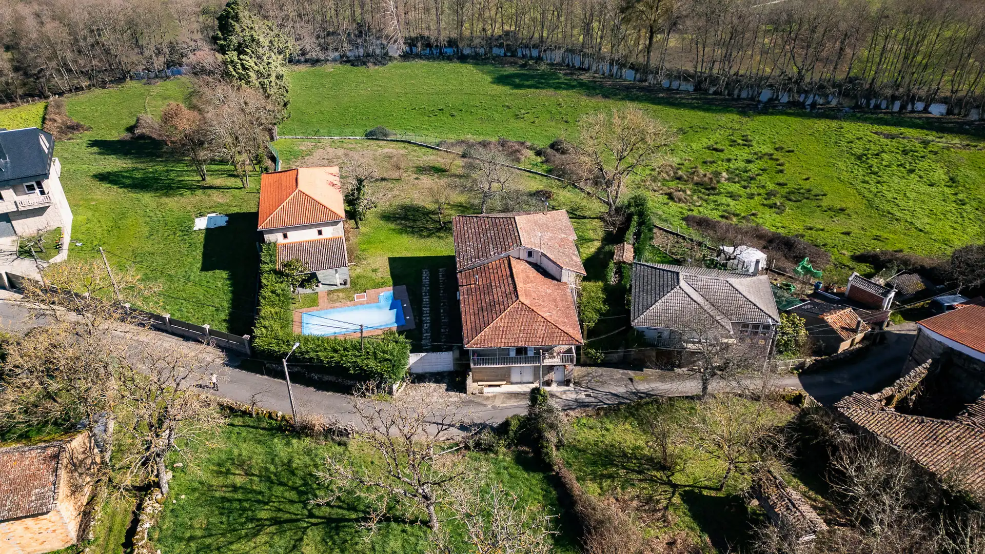 Vista exterior de Finca rústica en venda en Vilar de Barrio amb Moblat