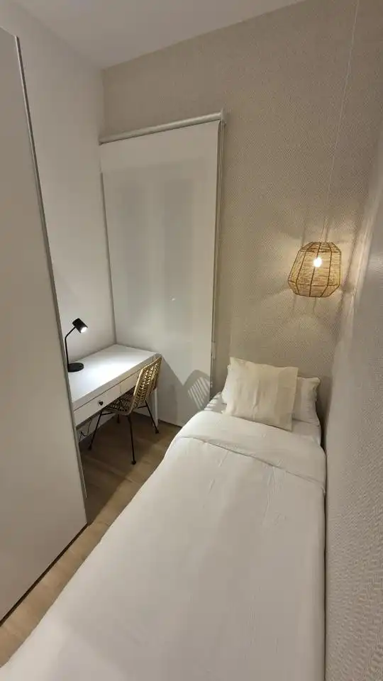 Schlafzimmer von Erdgeschoss zur Miete in Madrid mit Klimaanlage