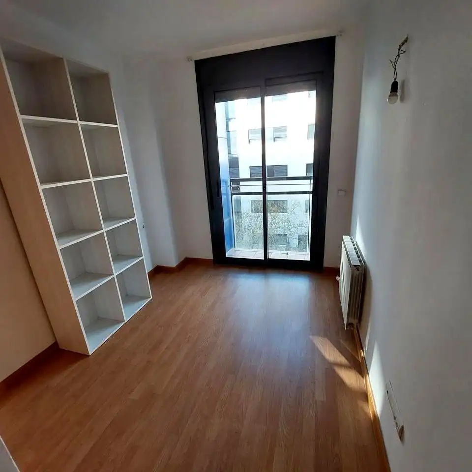 Habitación de Piso en venta en Vilafranca del Penedès con Calefacción, Parquet y Terraza