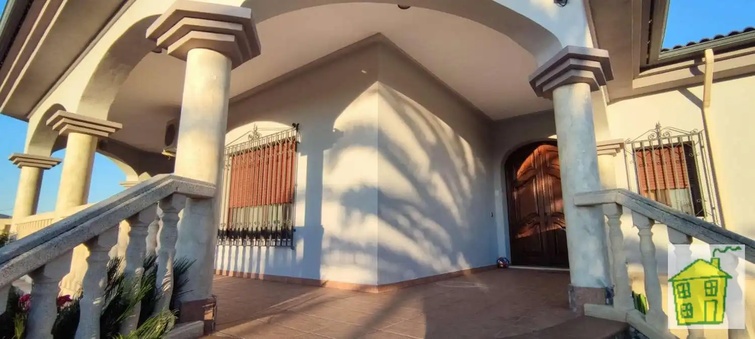 Casa rústica amb jardí en venda a Andújar, imagen 2