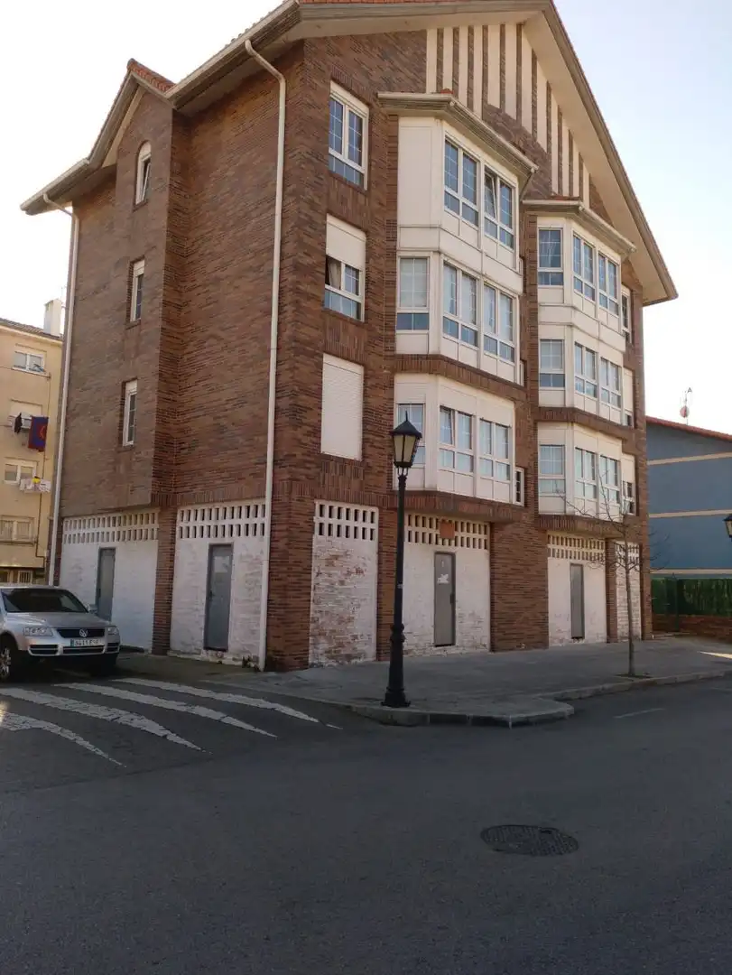 Local comercial en venda a Colindres, imagen 8