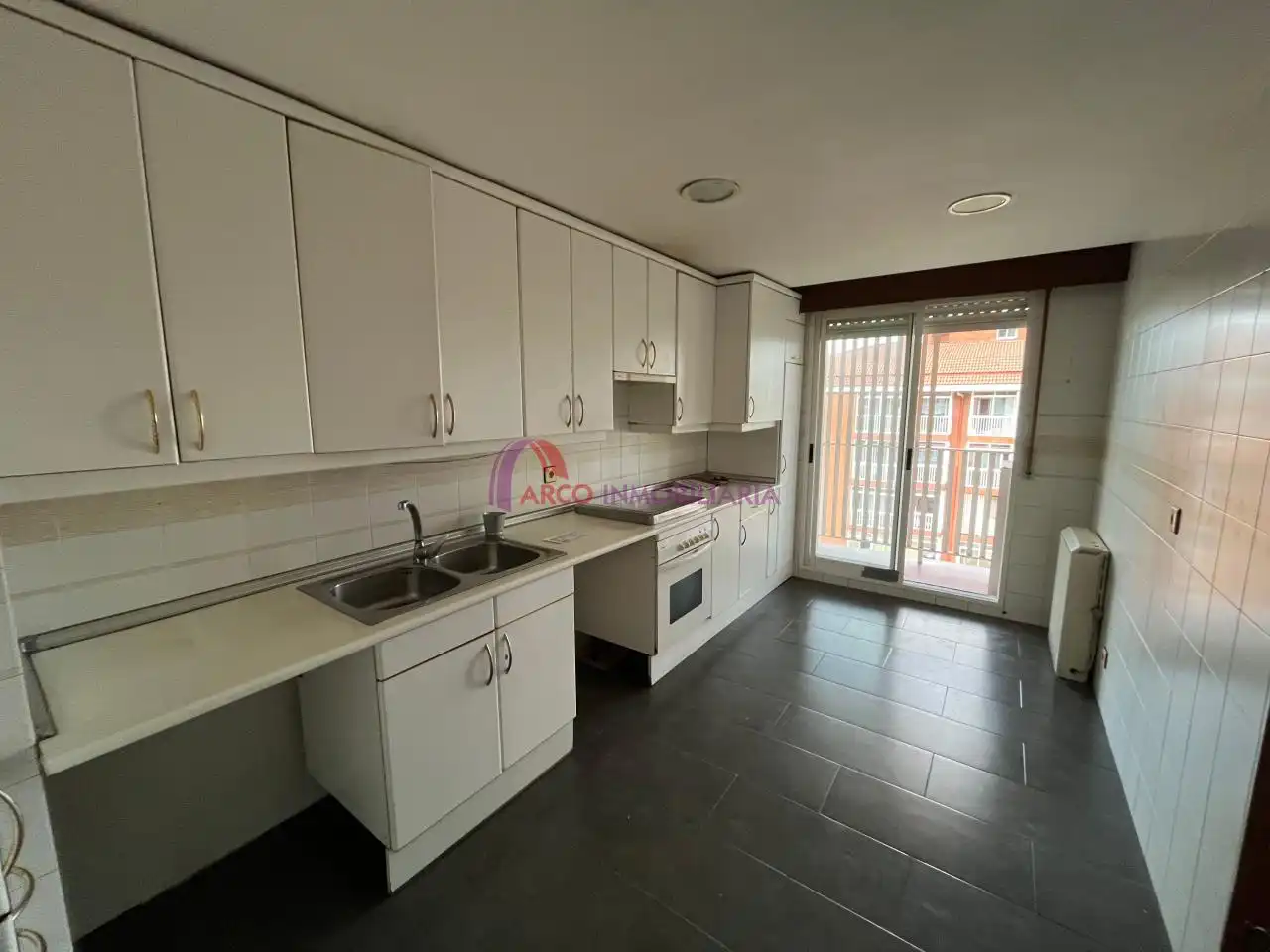 Kitchen of Flat for sale in Burgos  with Heating, Parquet flooring and Terrace