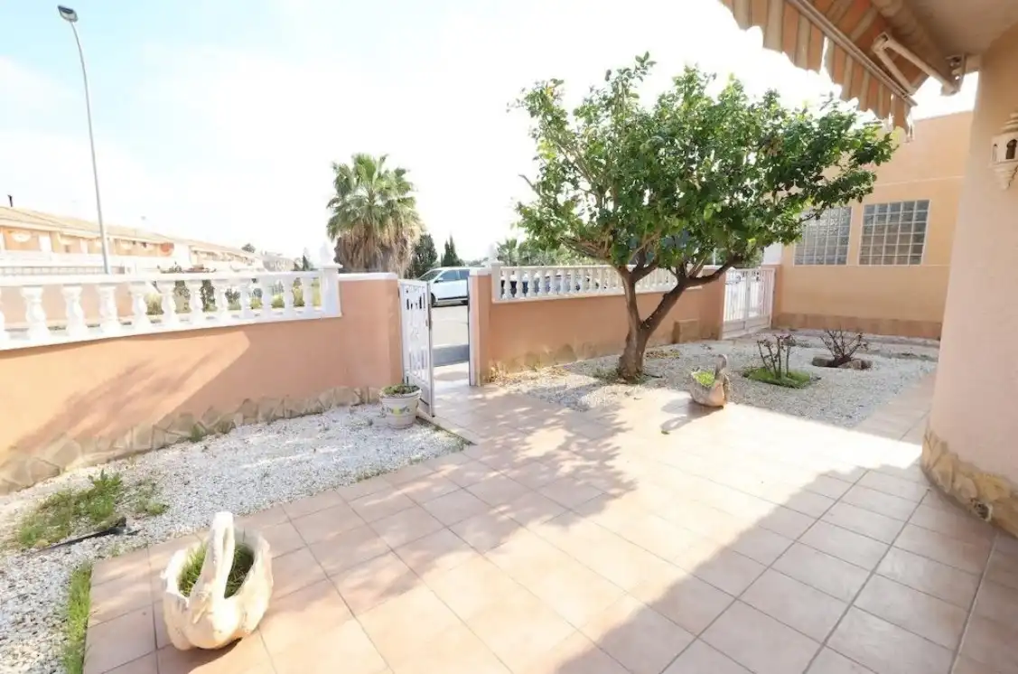 Jardín de Casa o chalet en venta en Torrevieja con Terraza, Piscina y Amueblado