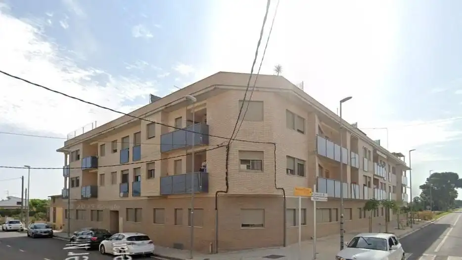 Vista exterior de Piso en venta en Deltebre con Jardín privado, Balcón y Piscina comunitaria