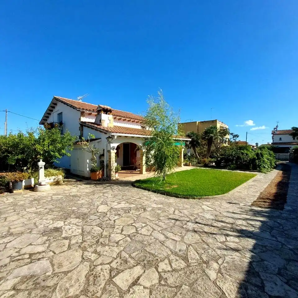 Vista exterior de Casa o chalet en venta en El Vendrell con Aire acondicionado, Calefacción y Jardín privado