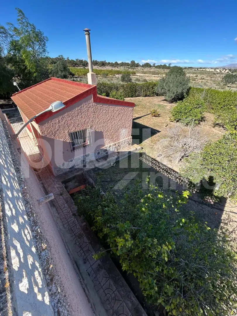 Country house zum Verkauf in Elche / Elx mit Terrasse, Abstellraum und Schwimmbad
