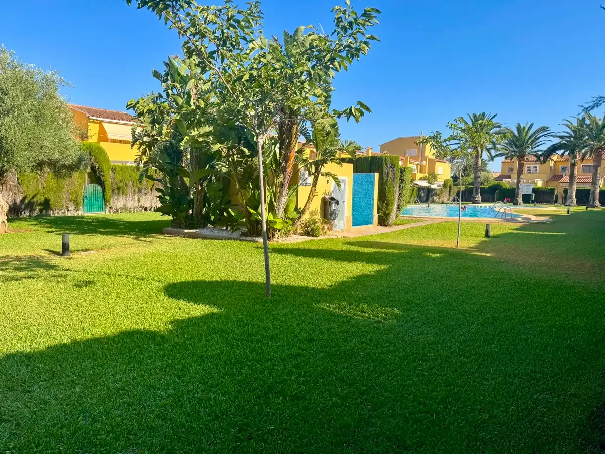 Jardí de Apartament en venda en Dénia amb Terrassa, Forn i Alarma