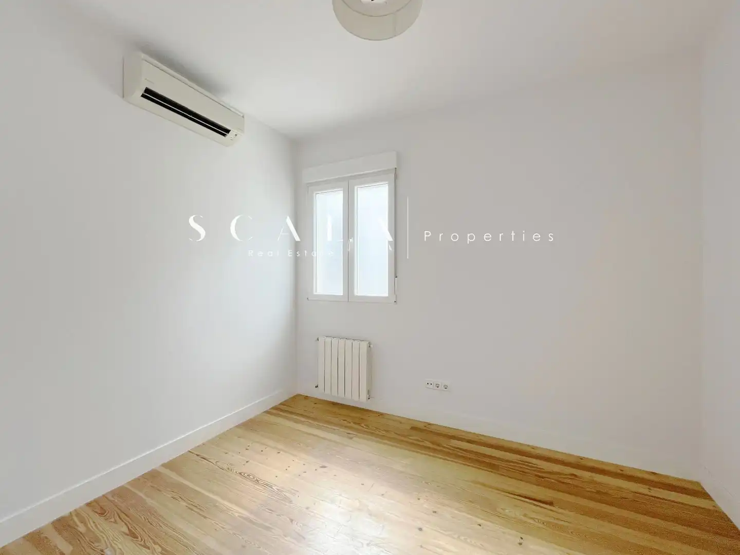 Bedroom of Attic for sale in Madrid  with Air Conditioner, Heating and Terrace