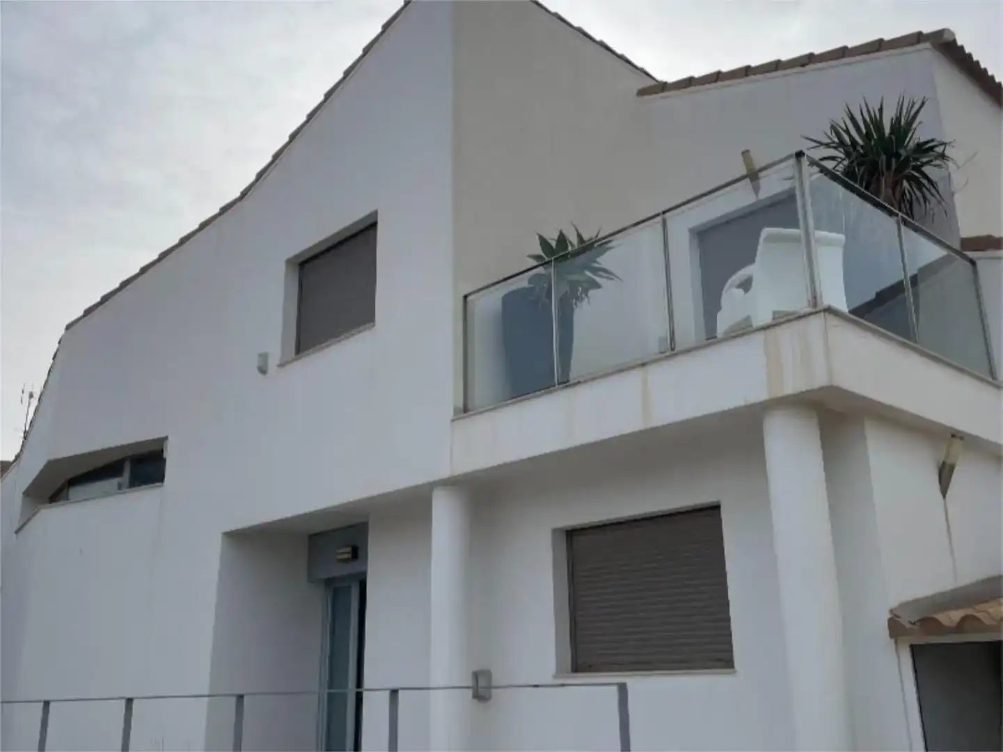 Vista exterior de Casa o xalet de lloguer en Sagunto / Sagunt amb Aire condicionat, Piscina i Balcó