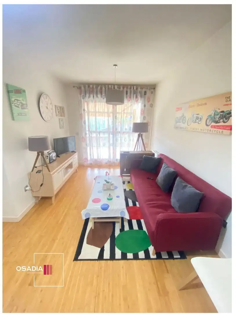 Sala d'estar de Pis en venda en Granada amb Jardí privat, Traster i Piscina comunitària