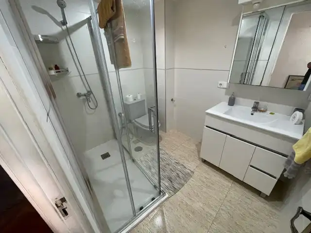 Baño de Piso en venta en Madrid con Aire acondicionado, Calefacción y Parquet
