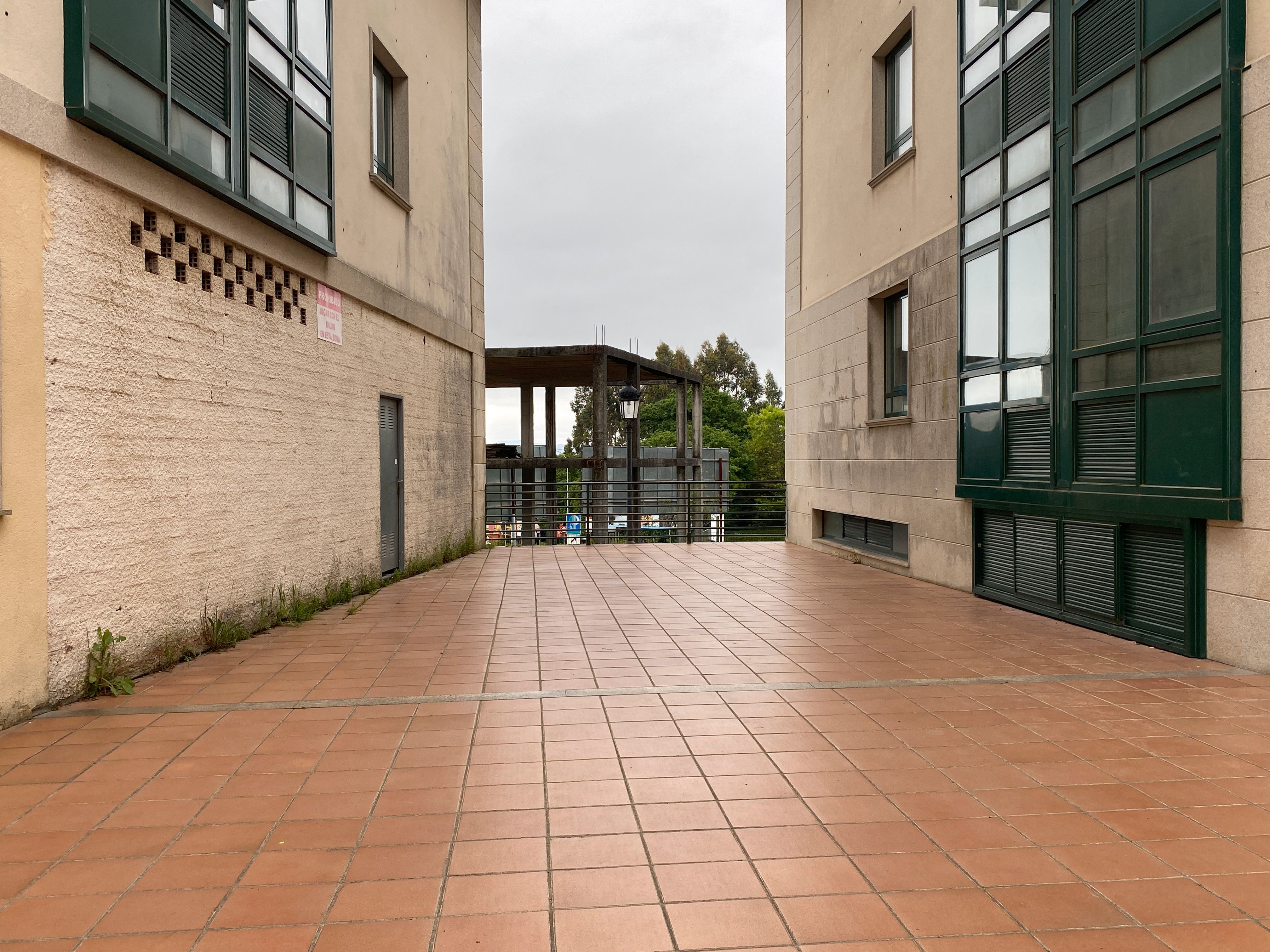 Vista exterior de Local de alquiler en Teo