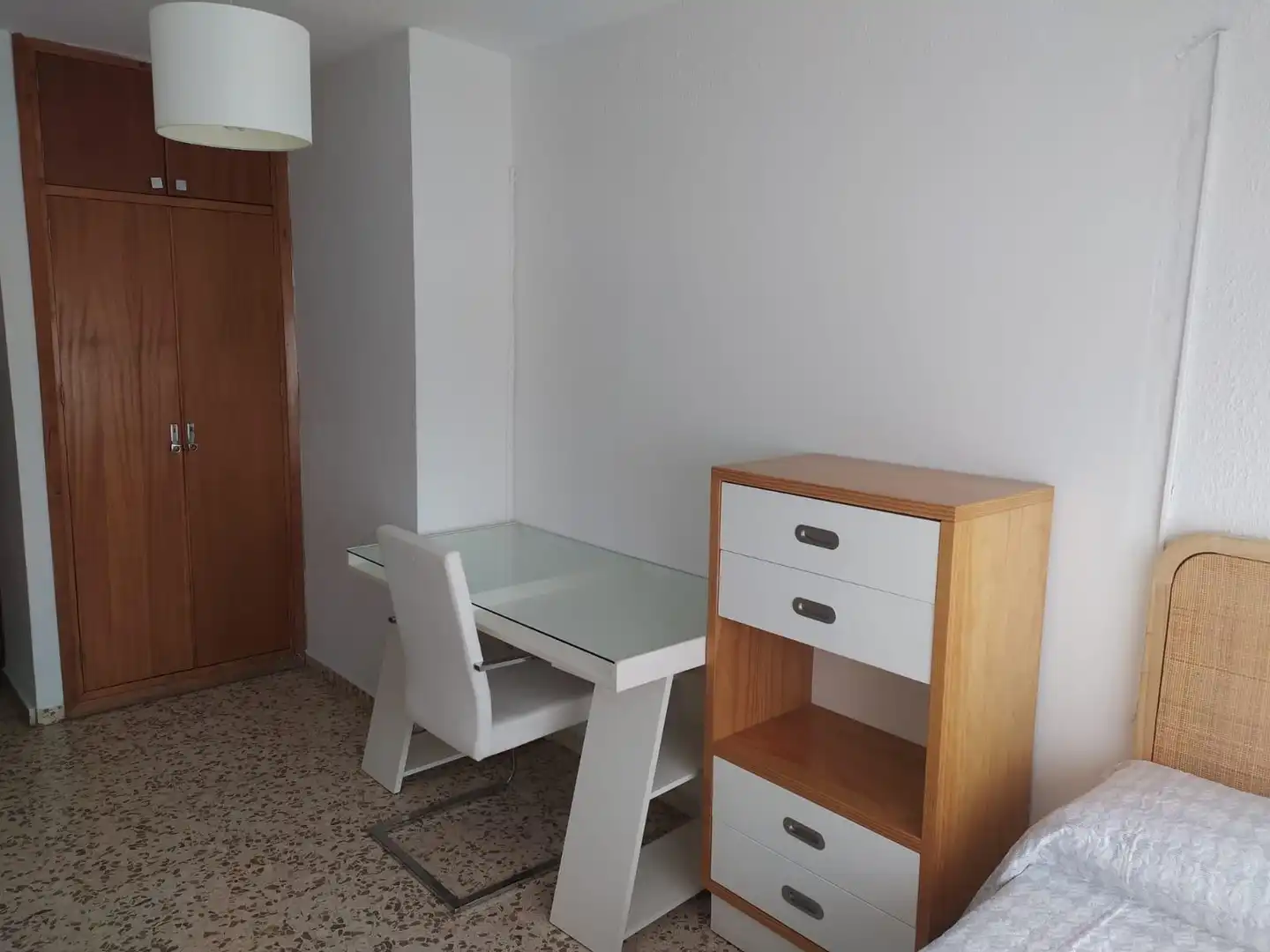 Bedroom of Flat for rent in Granada  with Heating, Furnished and Balcony