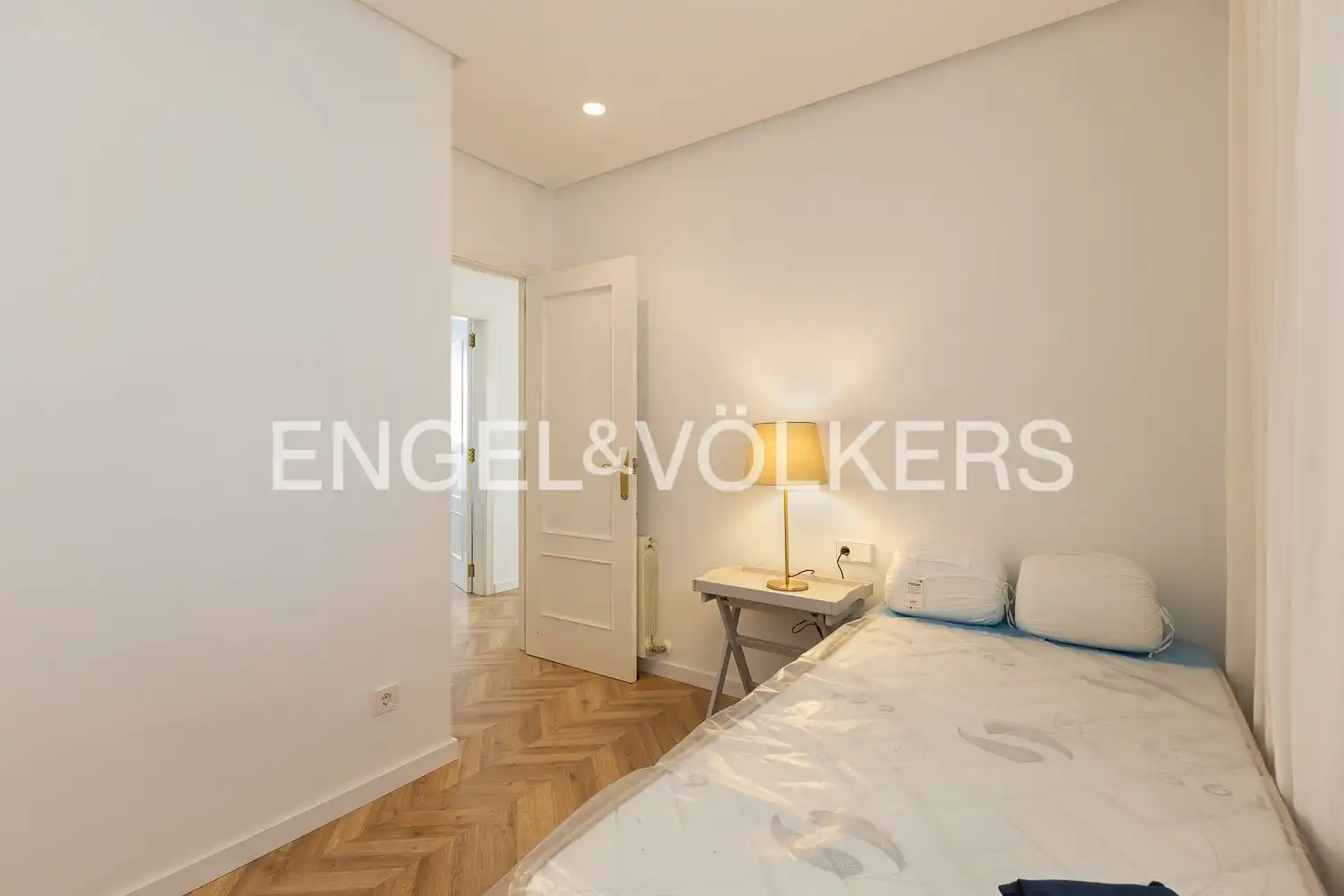 Bedroom of Attic for rent in Valencia  with Air Conditioner, Heating and Terrace