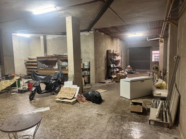 Local comercial en Alquiler en Carrer del Doctor Fleming, 4 en Parque Geólogo José Royo Gómez