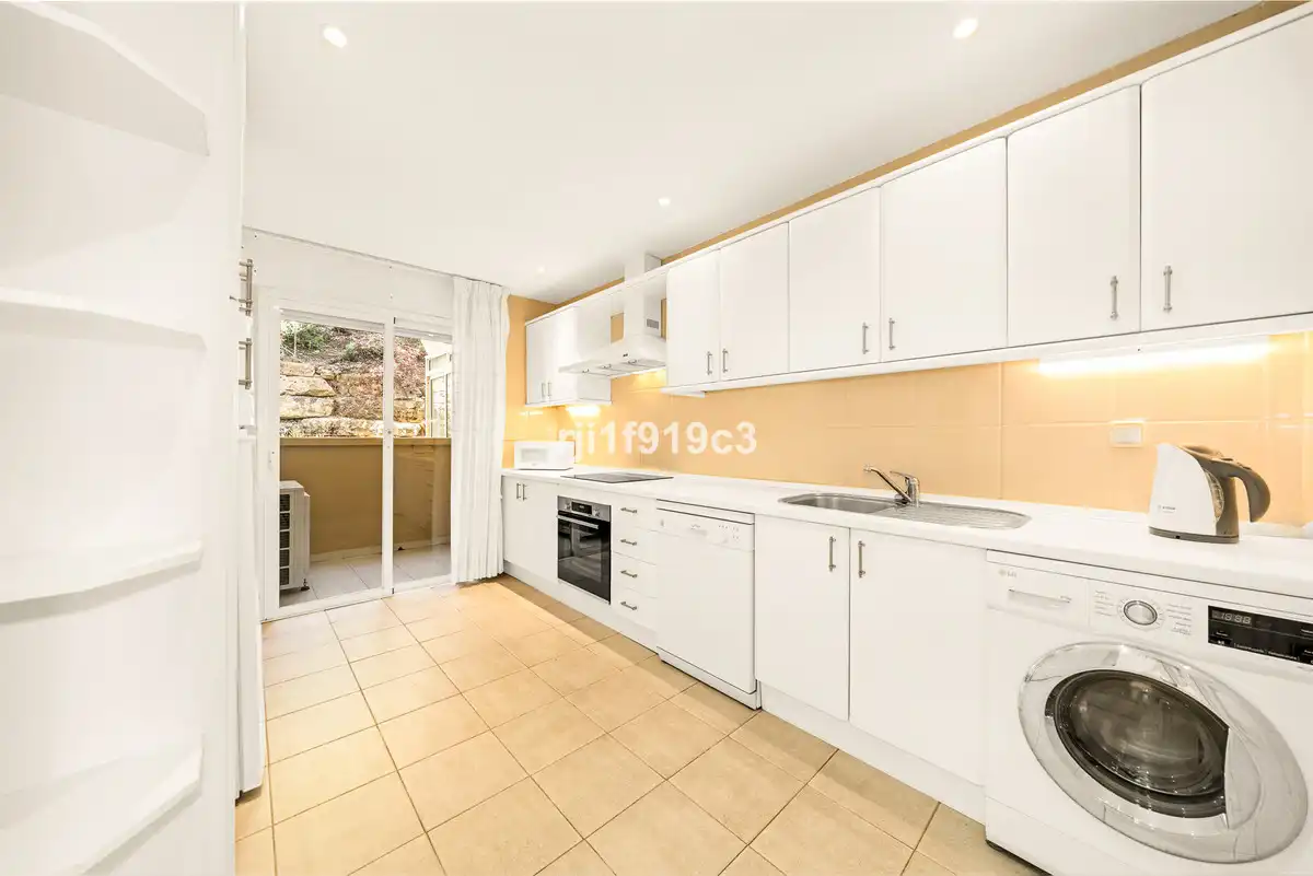 Flat with lift for sale in Elviria - Cabopino, imagen 9