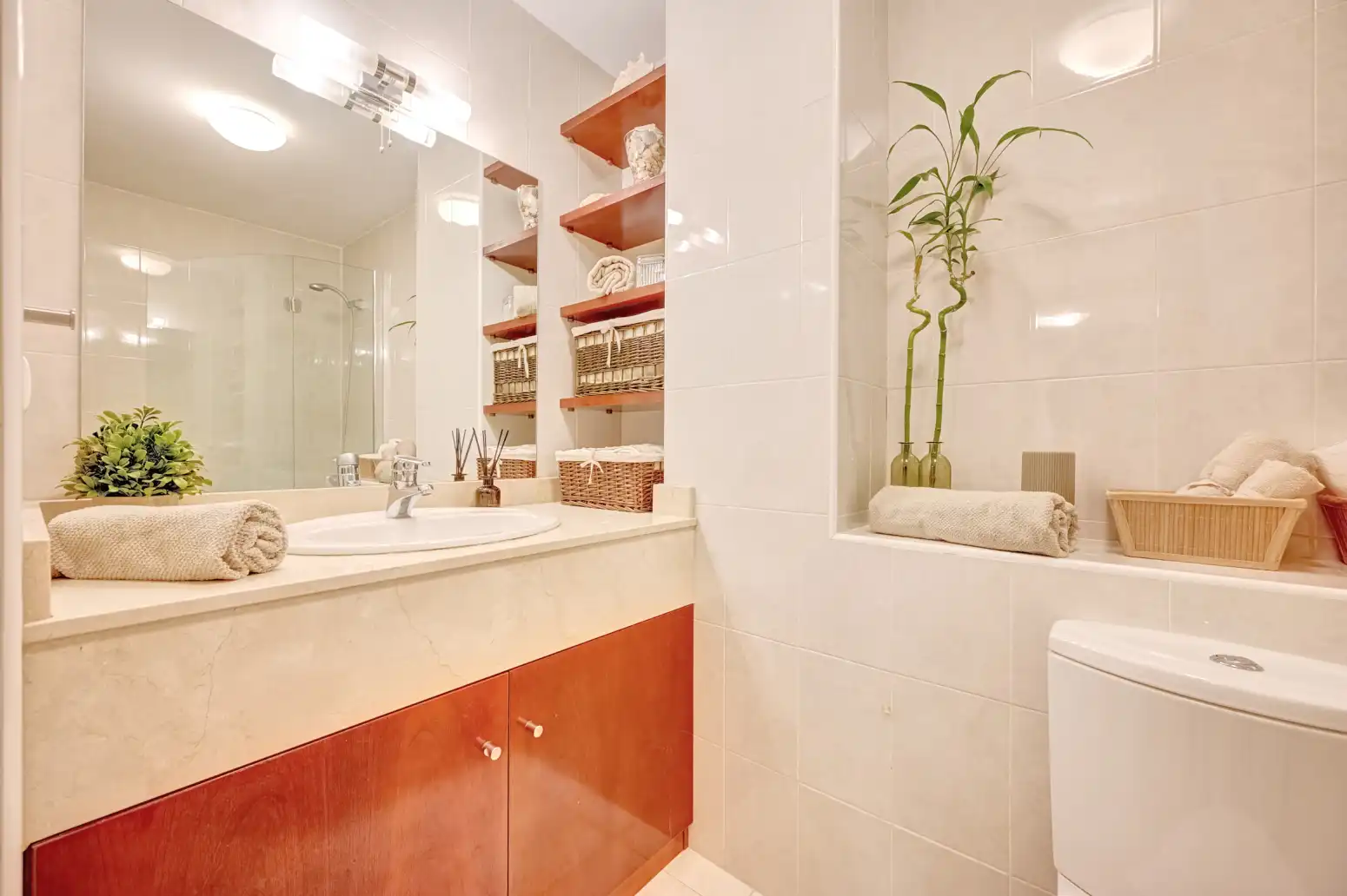 Bathroom of Flat for sale in  Pamplona / Iruña  with Heating, Parquet flooring and Storage room