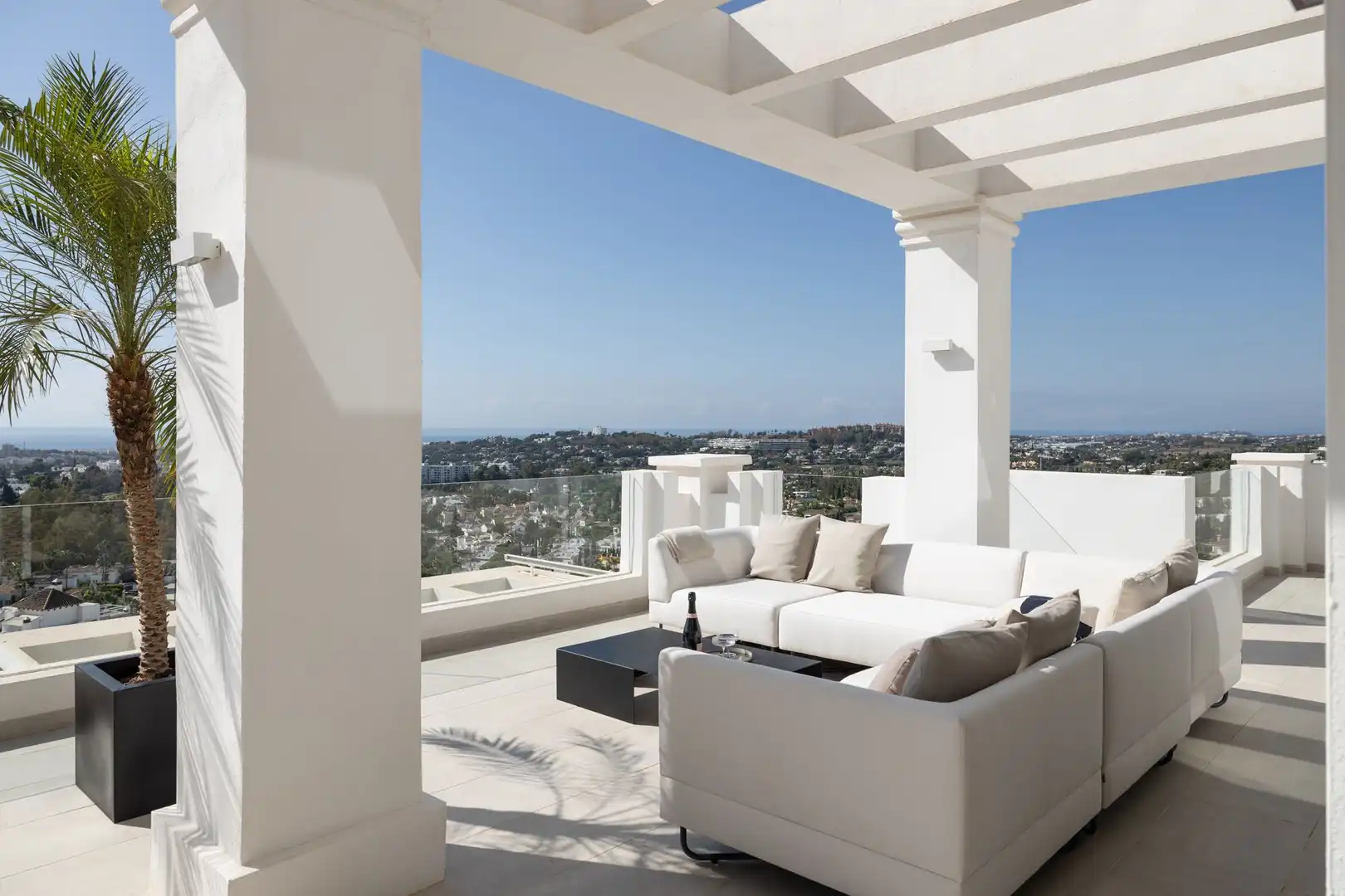 Terrasse von Dachboden zum Verkauf in Marbella mit Terrasse und Balkon