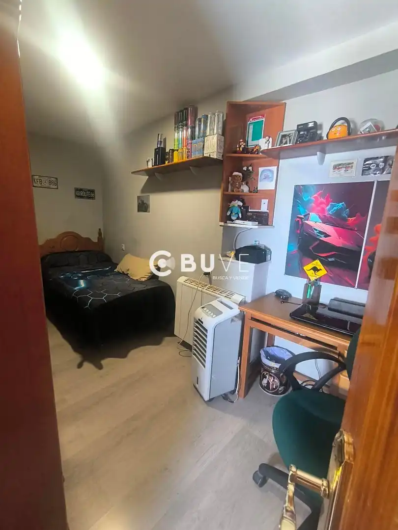 Habitación de Casa adosada en venta en Lucena con Calefacción y Amueblado