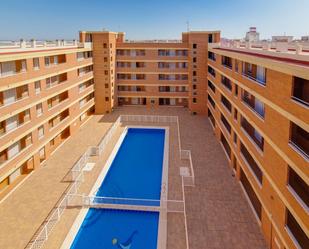 Piscina de Apartament en venda en Torrevieja amb Aire condicionat, Terrassa i Balcó