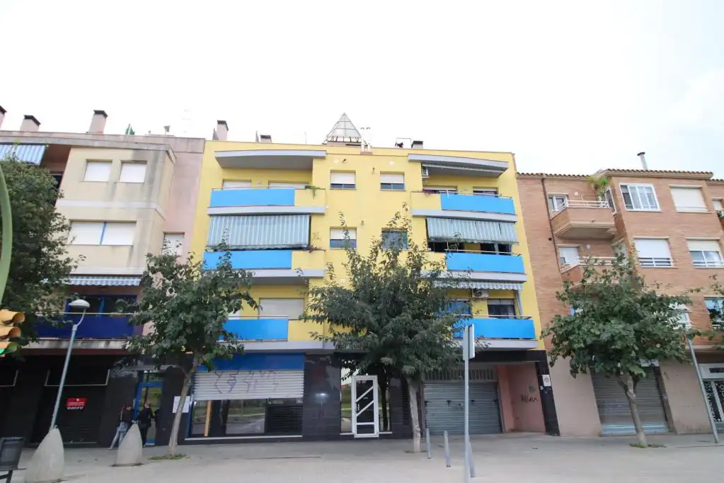 Parking with lift for sale in IBERICA
