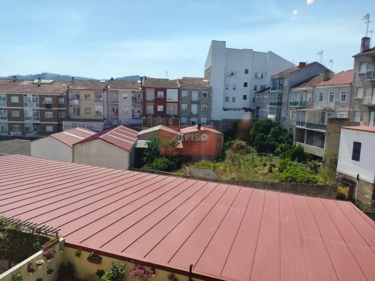 Vista exterior de Piso de alquiler en Ourense Capital  con Calefacción, Parquet y Amueblado