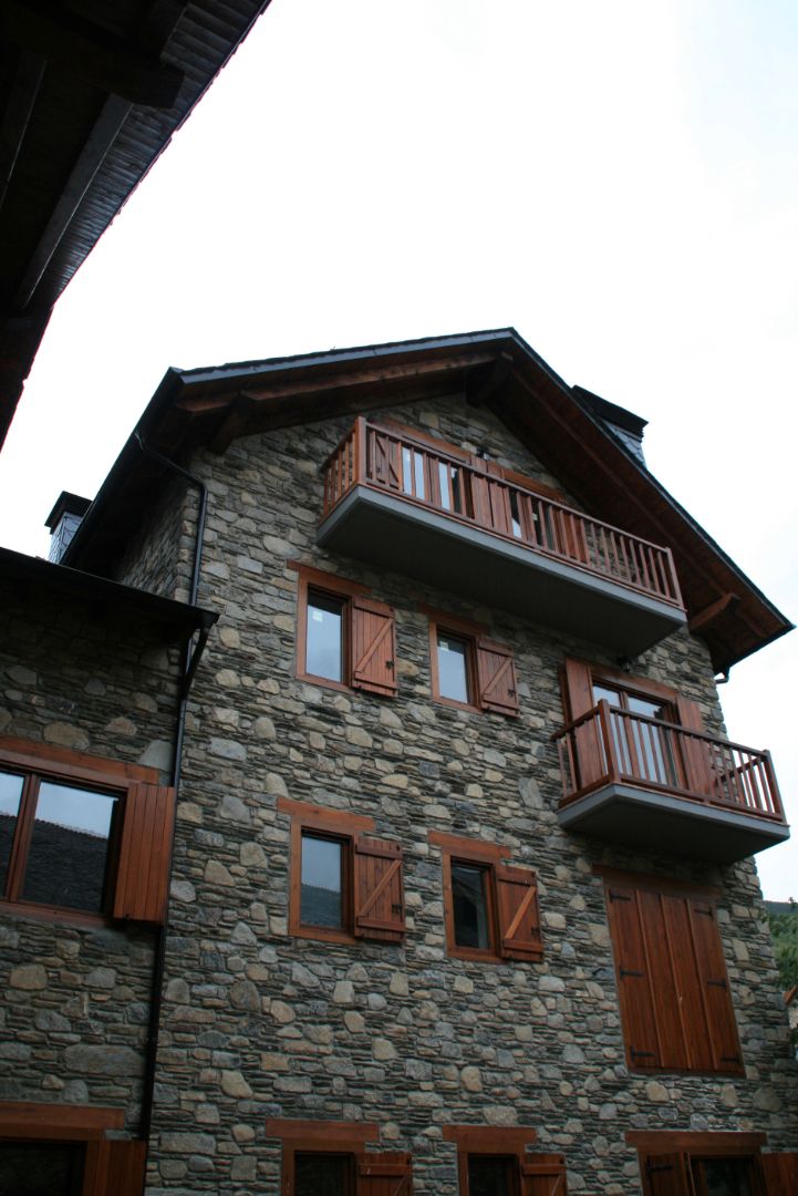 Außenansicht von Maisonette zum Verkauf in Alt Àneu mit Heizung, Parkett und Terrasse