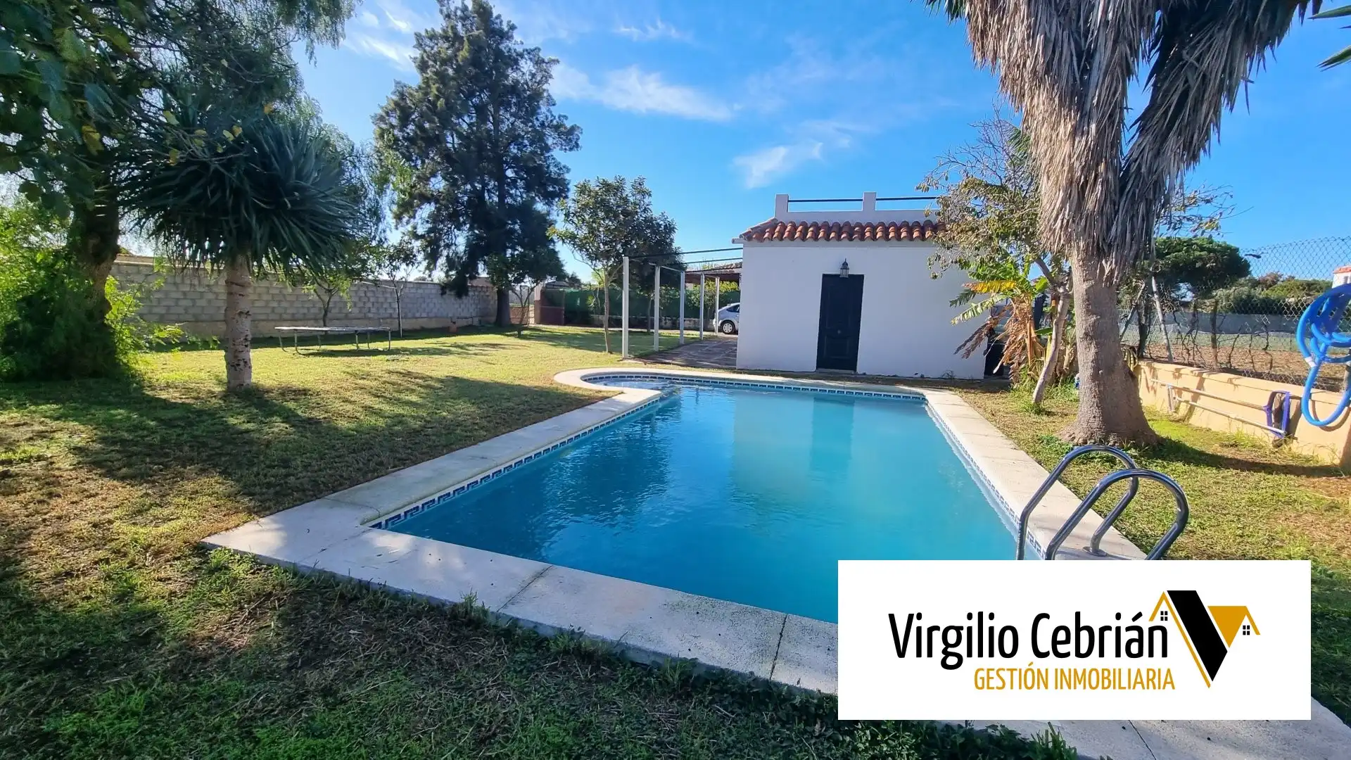 Swimming pool of Country homes for sale in Chipiona  with Private garden