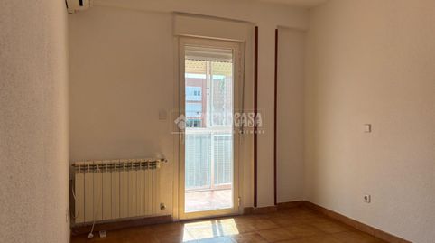 Foto 4 de Piso de alquiler en Peñagrande, Madrid Capital
