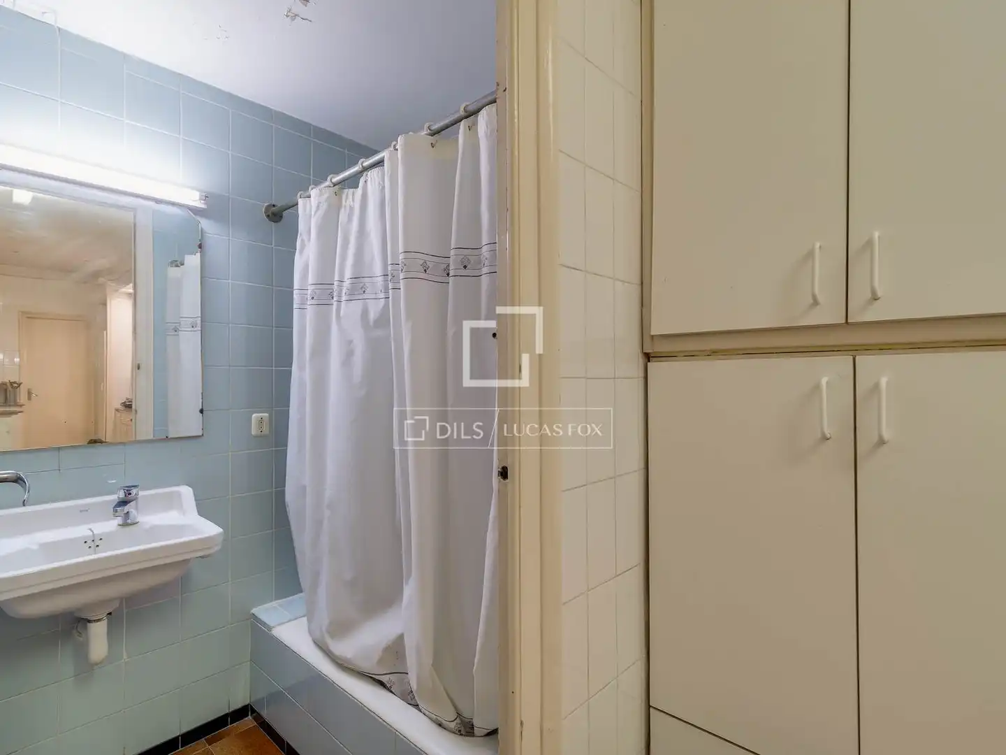 Bathroom of Flat for sale in Barcelona  with Storage room