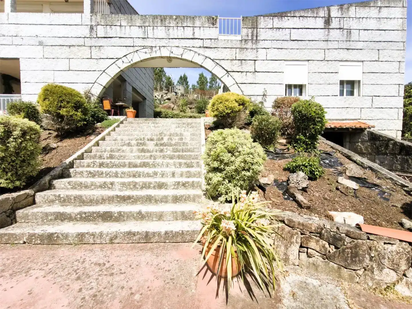 Vista exterior de Casa o xalet en venda en Amoeiro amb Aire condicionat, Piscina i Balcó