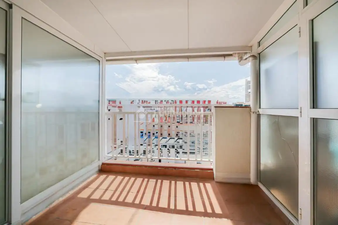 Terraza de Piso en venta en L'Hospitalet de Llobregat con Aire acondicionado, Calefacción y Terraza