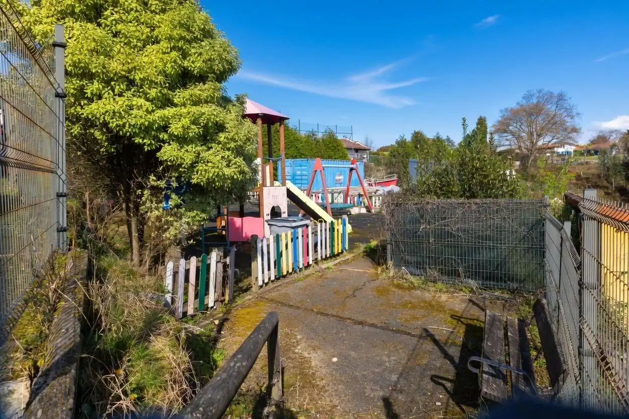 Vista exterior de Finca rústica en venda en Muros de Nalón amb Calefacció, Jardí privat i Terrassa