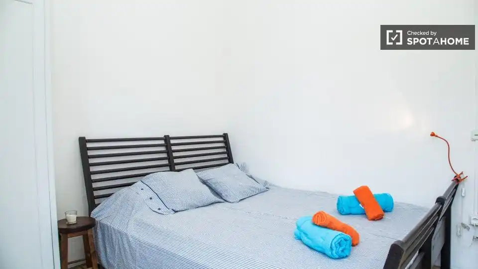 Dormitori de Pis per a compartir en Barcelona amb Aire condicionat, Calefacció i Terrassa