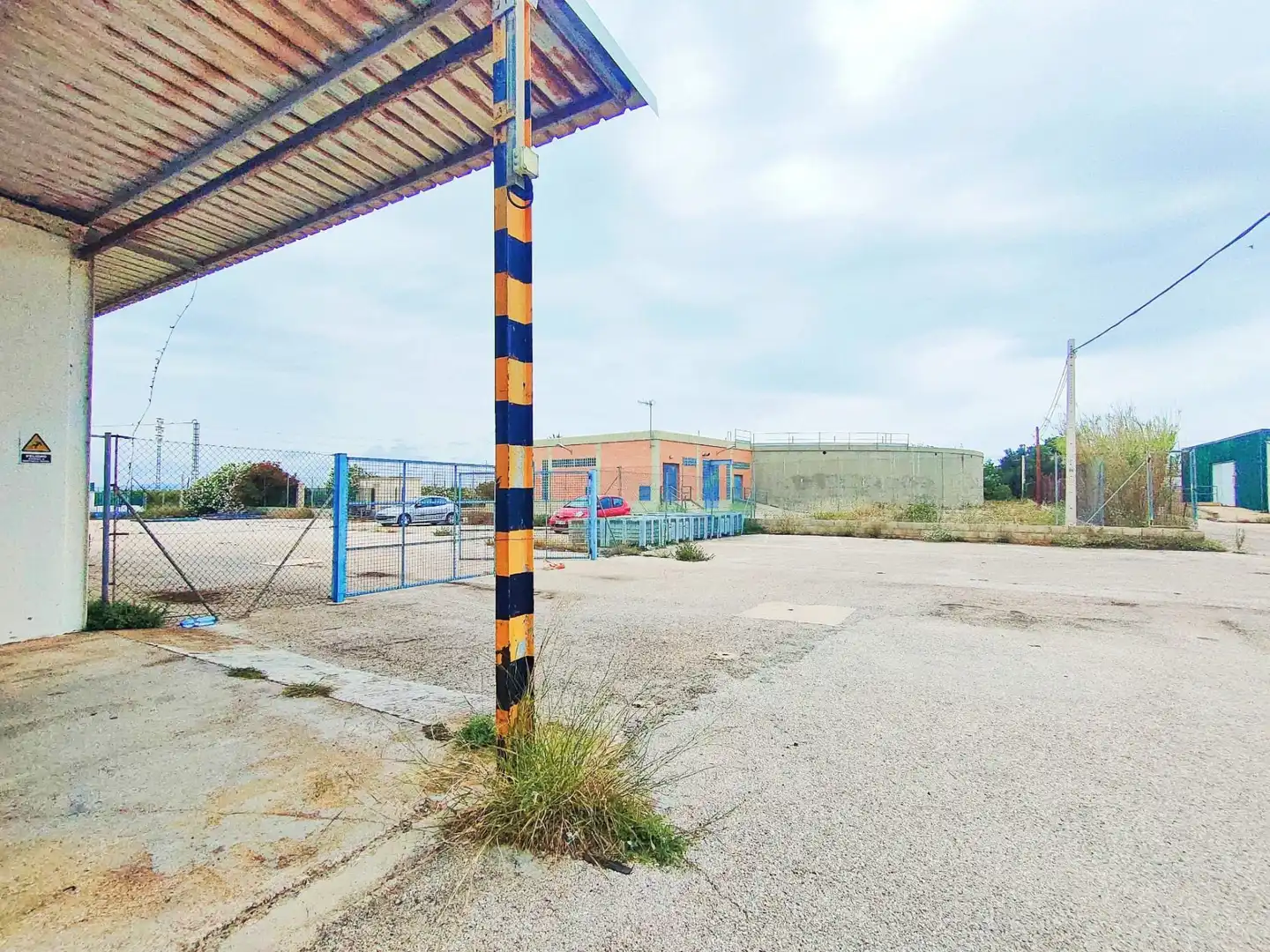 Vista exterior de Nave industrial en venta en Sueca
