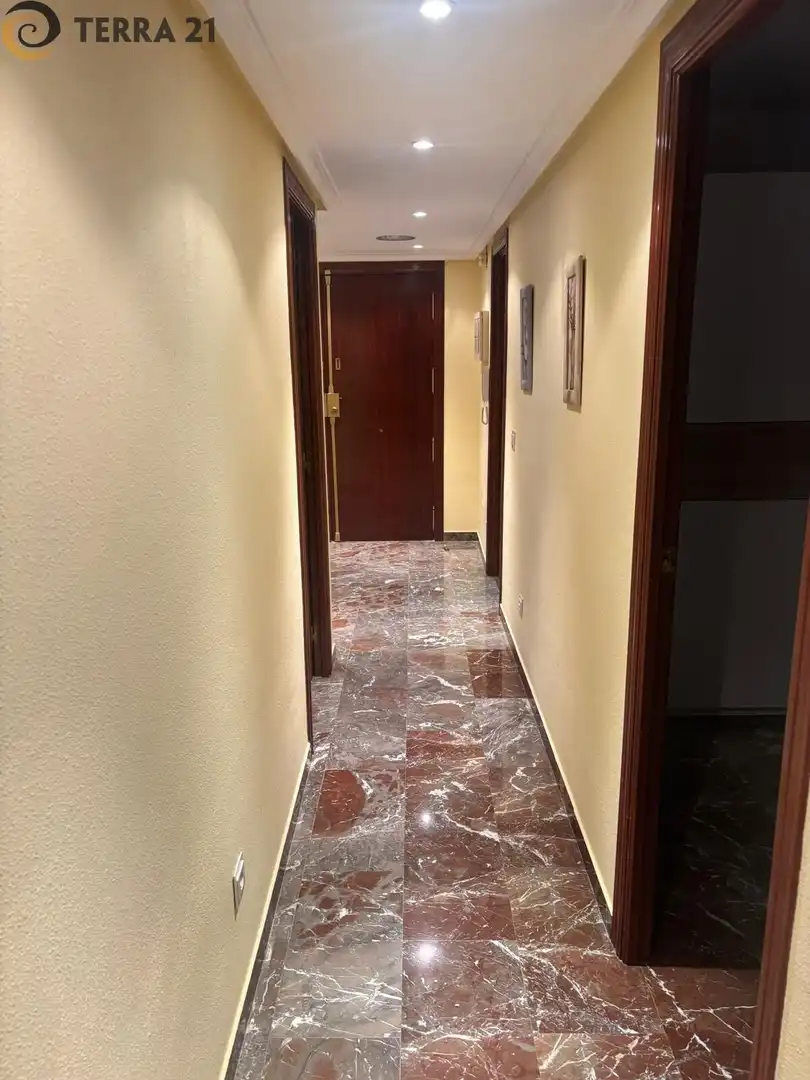 Piso de alquiler en Jaén con Aire acondicionado, Jardín privado y Piscina comunitaria