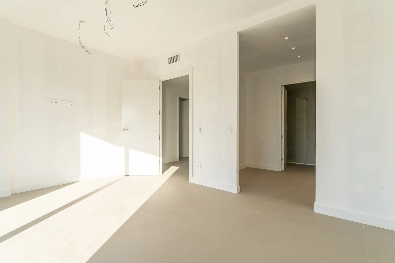 Casa adosada en venta en Cambrils con Jardín privado, Piscina y Domótica