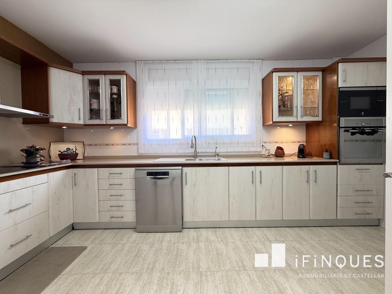 Kitchen of House or chalet for sale in Castellar del Vallès  with Air Conditioner, Heating and Terrace