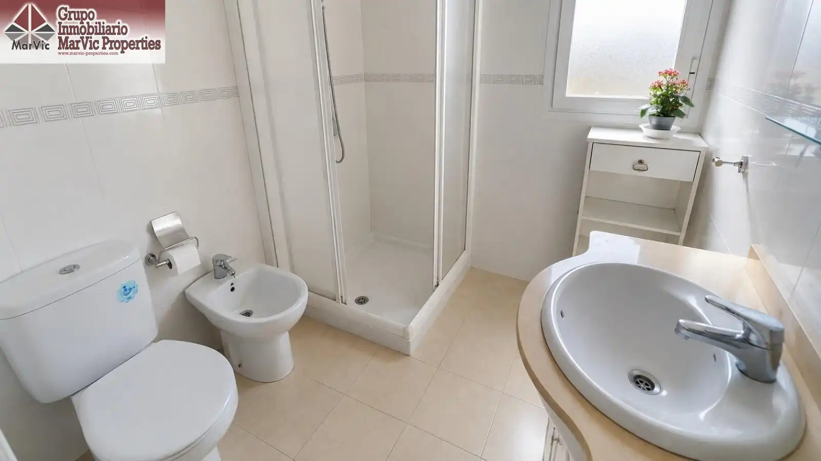 Baño de Ático en venta en Benidorm con Terraza y Amueblado
