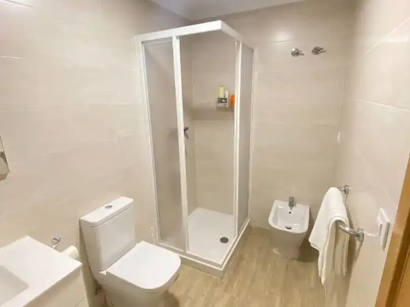 Bathroom of Flat for rent in Vigo   with Parquet flooring, Storage room and Furnished